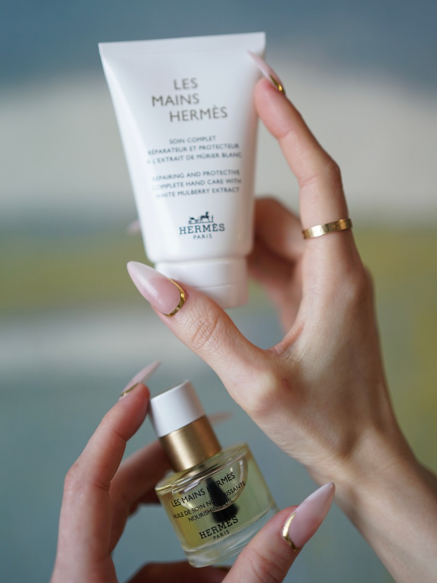 Hermès Paris DIY Manicure & Chanel Nails – Stiletto, Extension, and Golden&nbsp;Accents.